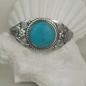 Turquoise Tone Crackle Stone Highly Crafted Silver Cuff Bracelet